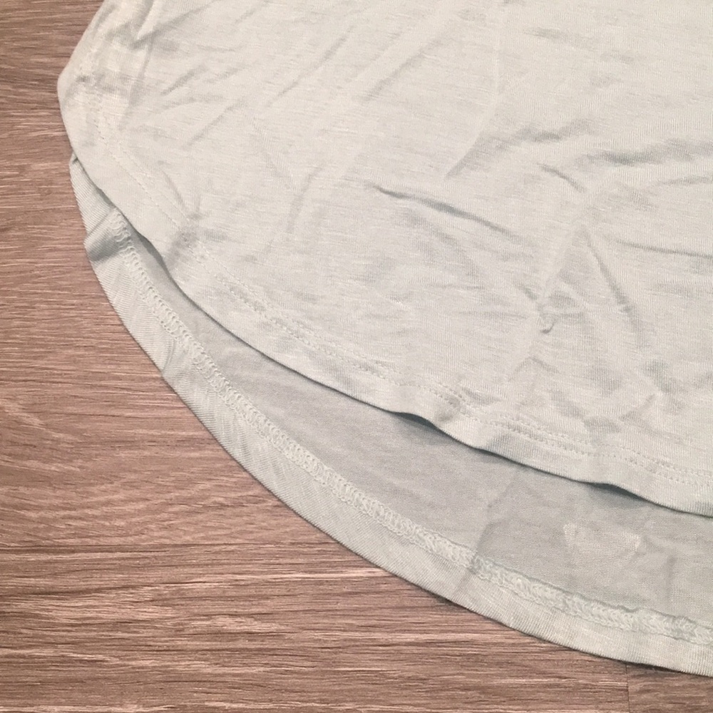 NWT Mudd Curved Hem Tank 🖤 - Picture 3 of 7